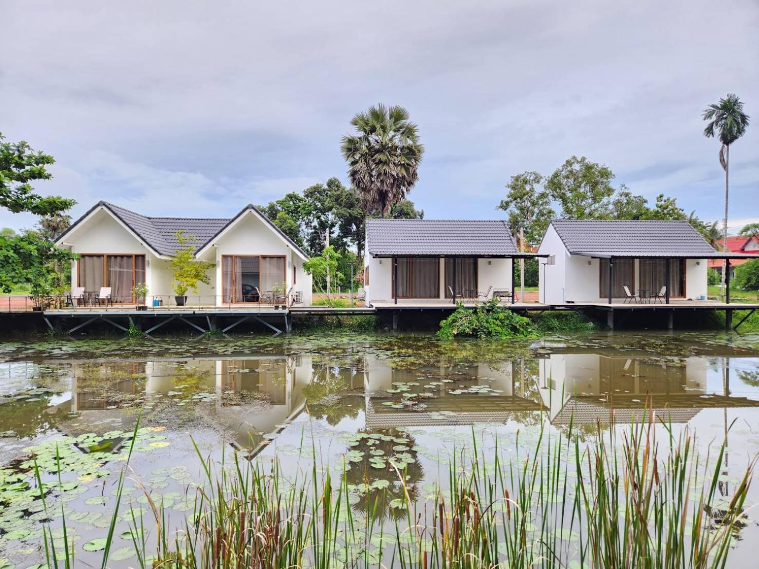 The Duck Cafe And Resort Trat Exterior photo